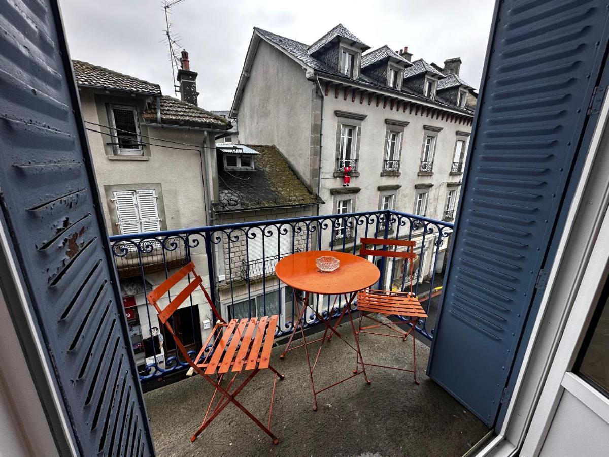 Belle Maison De Ville Au Coeur Du Village De Montagne วิค-ซูร์-แซร์ ภายนอก รูปภาพ